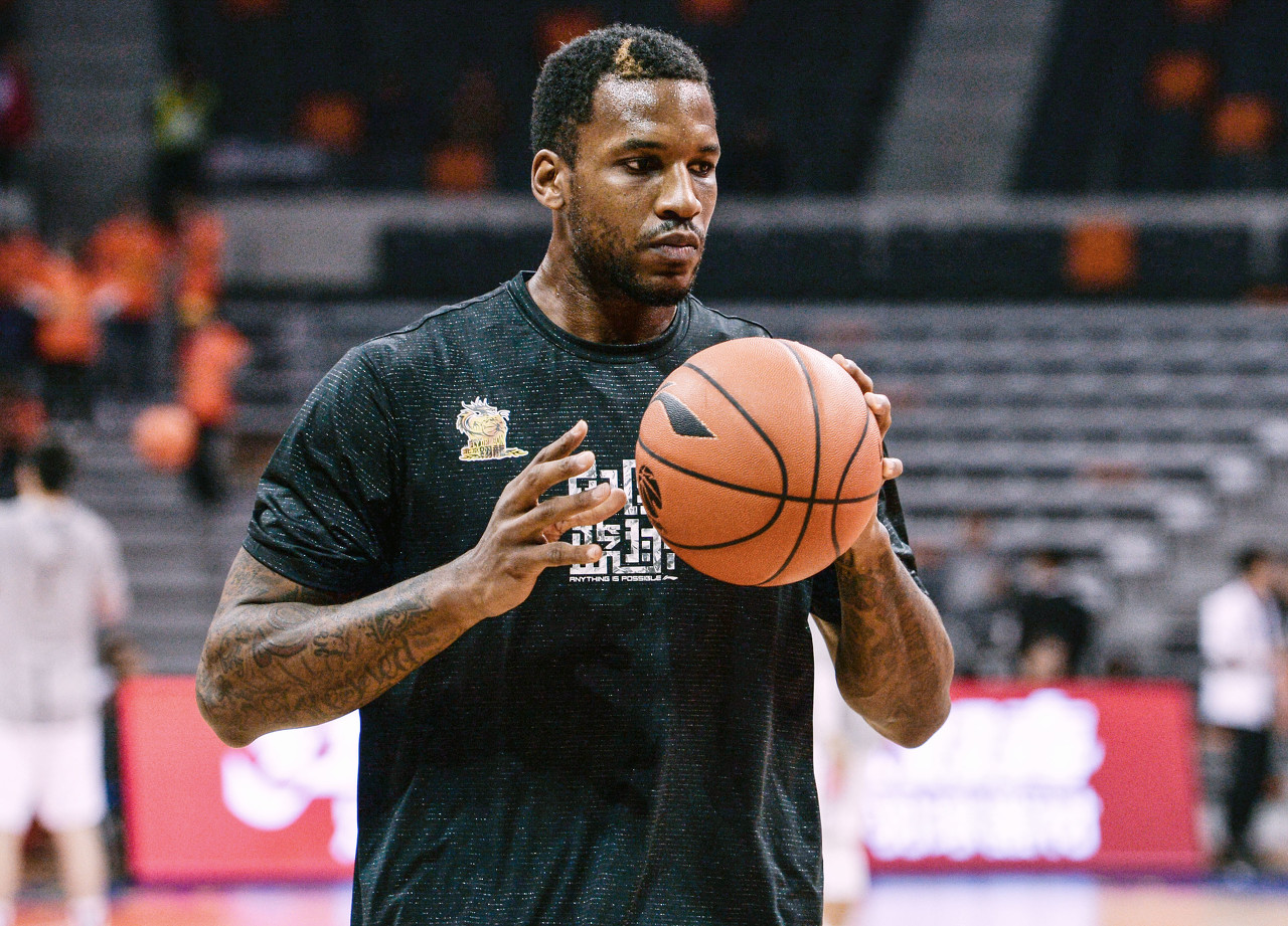 周琦的腰伤 周琦的腰伤