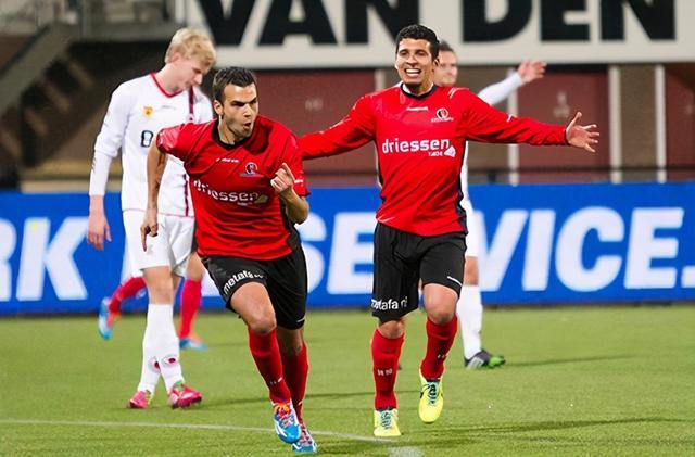 坛中始终占 坛中始终占