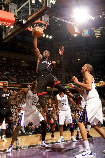 出球端以双 出球端以双